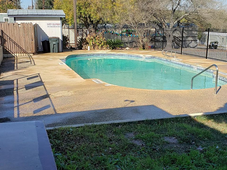 2nd image of 3149 Valley Rd