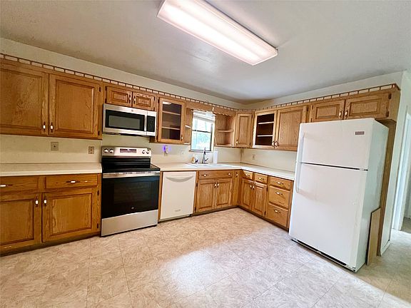 5th image of 502 N 6th St