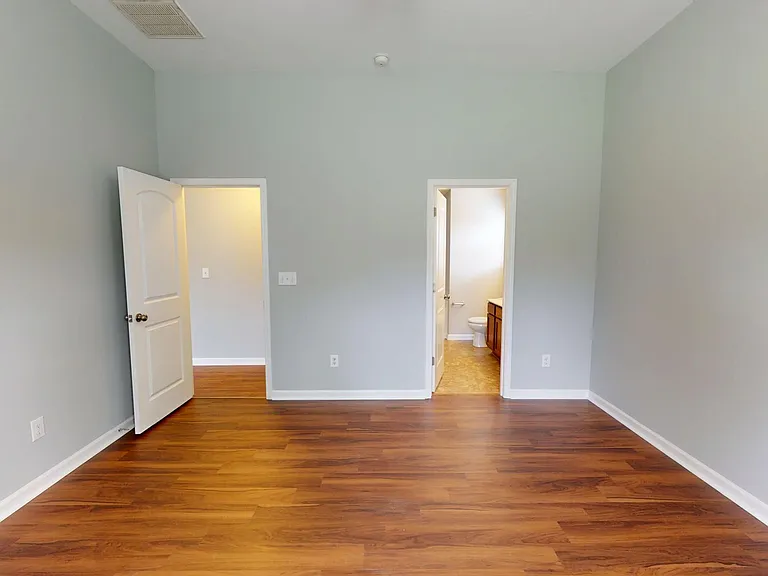 10612 Kempsford Dr — Photo 17