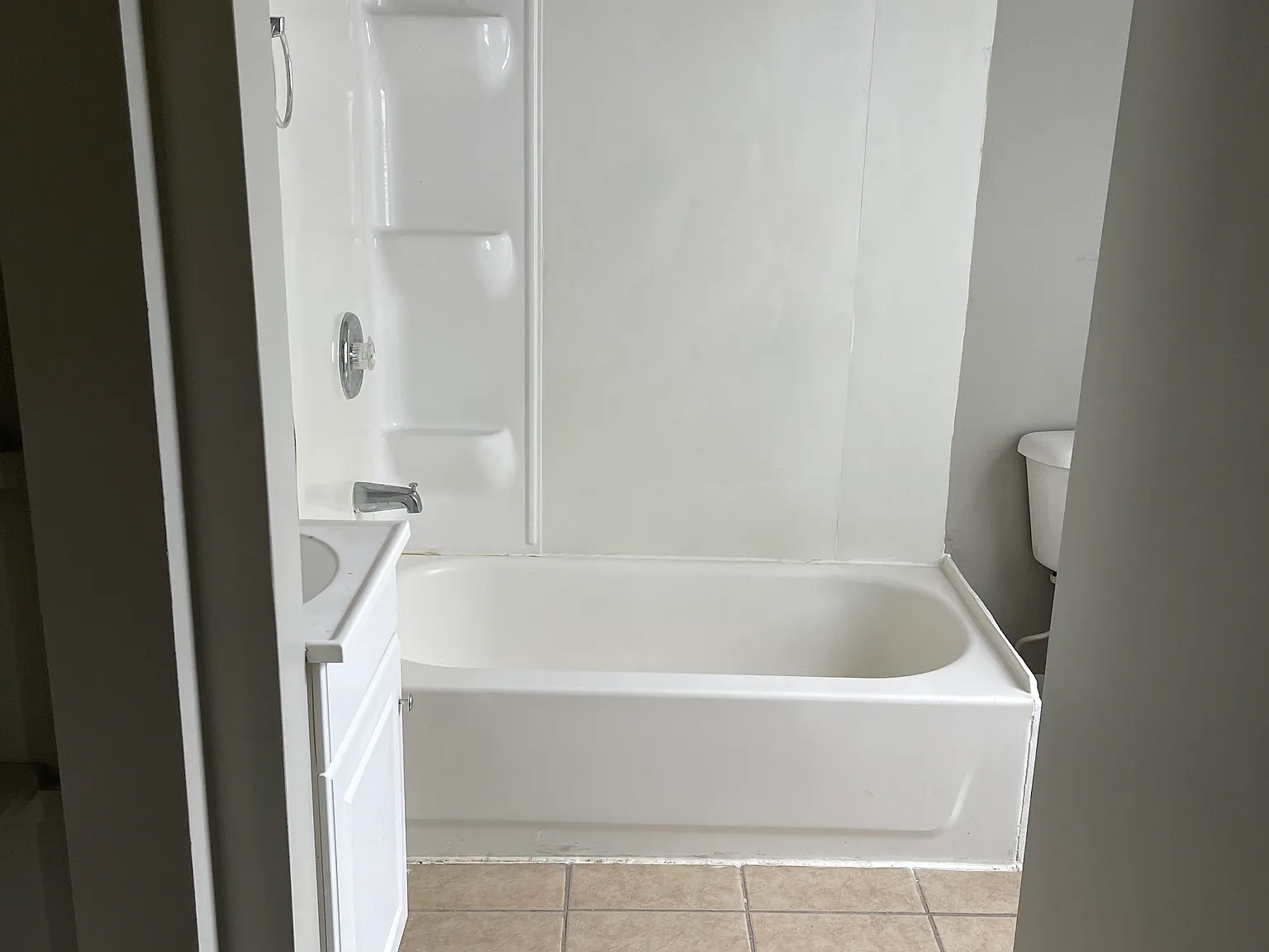 2 bed, 600 sqft, $650 — Photo 2