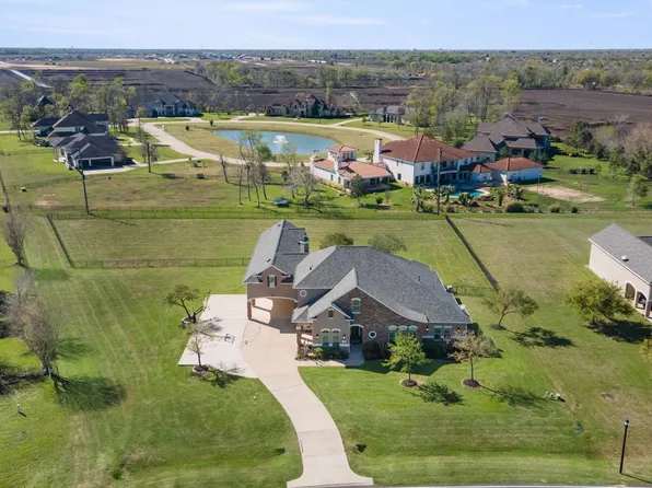 8703 Majesty Ln, Richmond, TX 77469