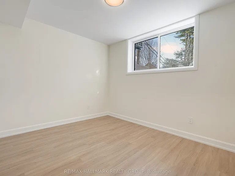 958 Fisher Ave #C — Photo 24