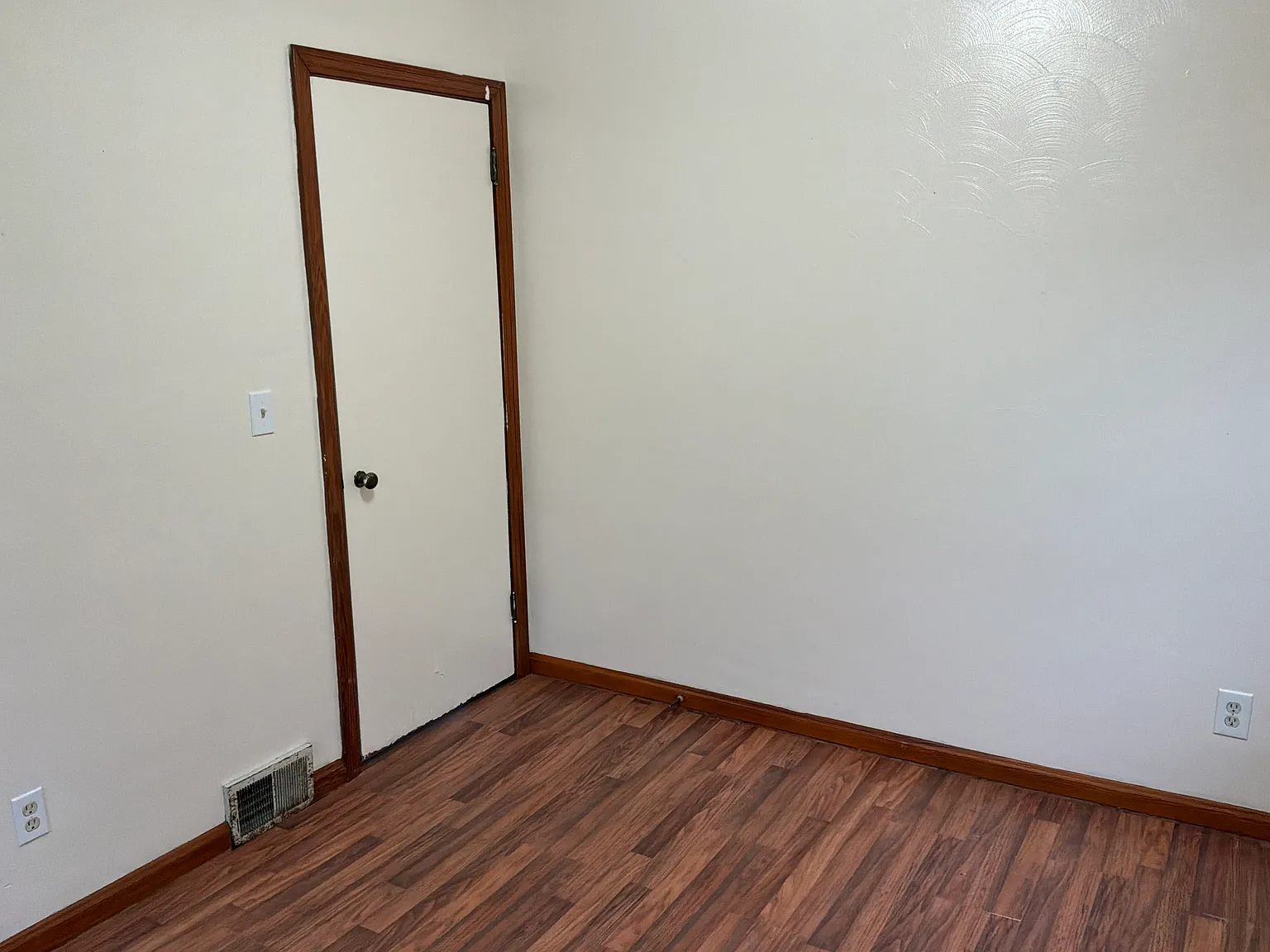 4 bed, 1434 sqft, $1,400 — Photo 3