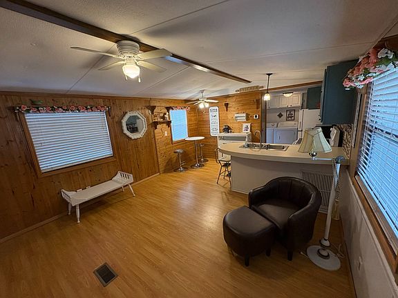 5th image of 19 Lake Griffin Dr #10