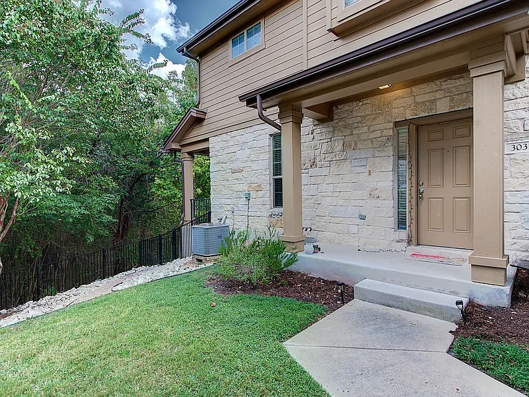 1310 Parmer Ln #303-3B — Photo 7