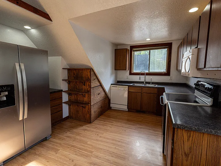 611 Railroad Ave — Photo 25