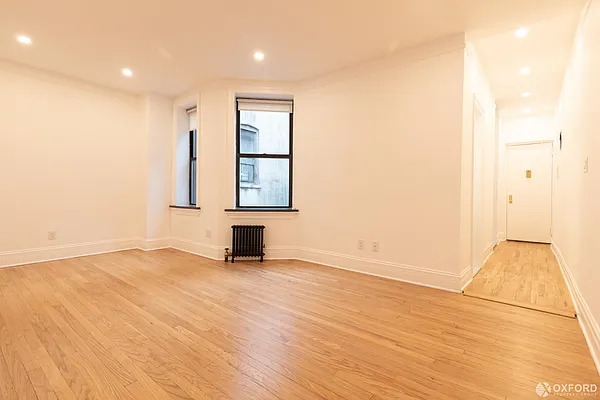 Rented by Oxford Property Group | media 7