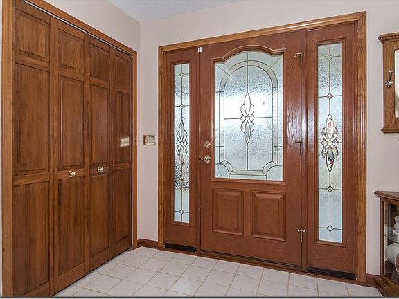 3rd image of 19064 Clinton Cir