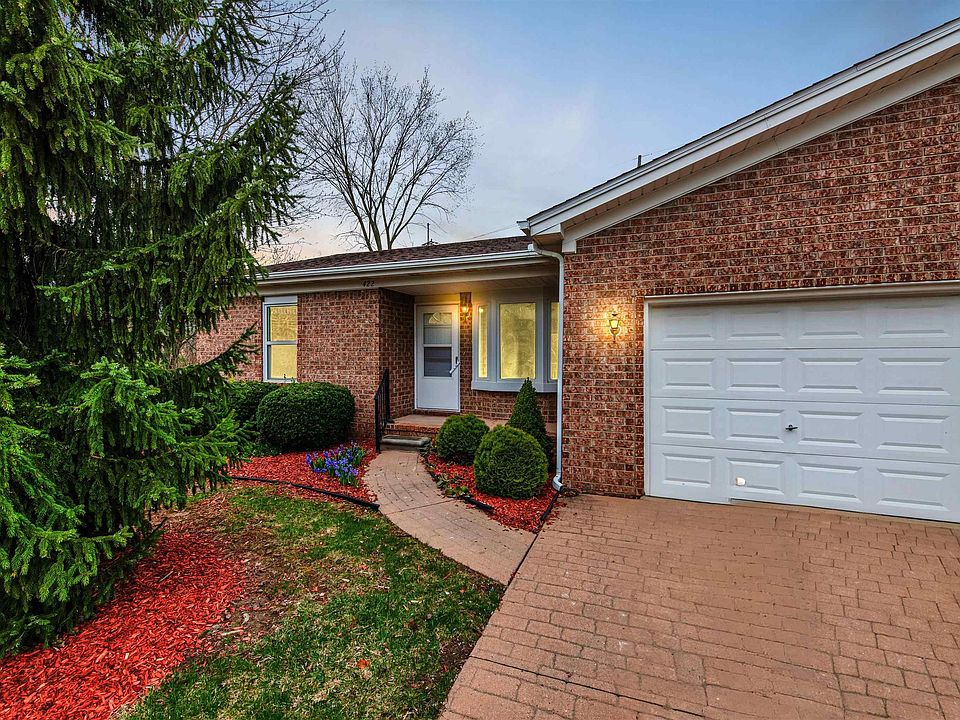 1st image of 422 River Valley Dr