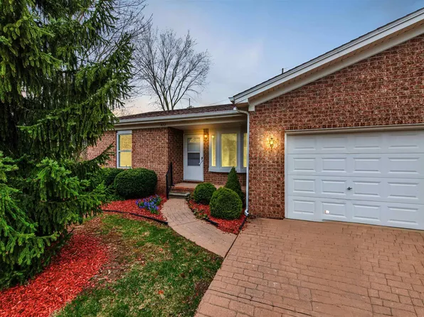 422 River Valley Dr, Marine City, MI 48039