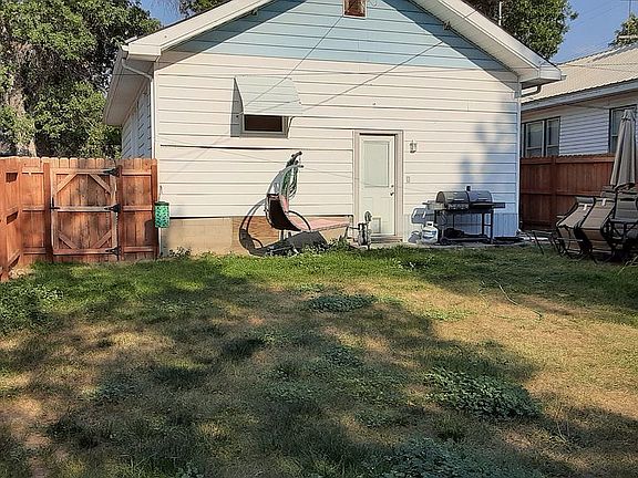 4th image of 614 7th St N