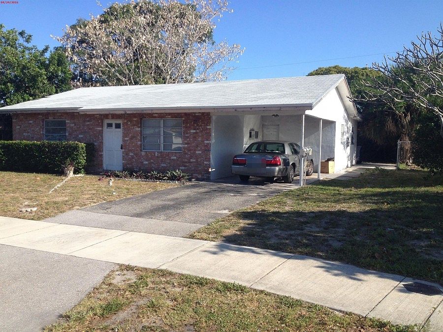 2nd image of 412 NE 31st St