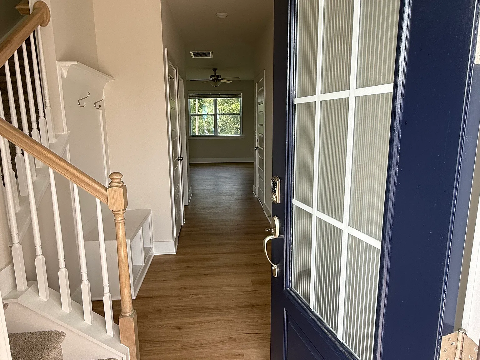 3 bed, 2.5 bath, 1712 sqft, $1,950 — Photo 4