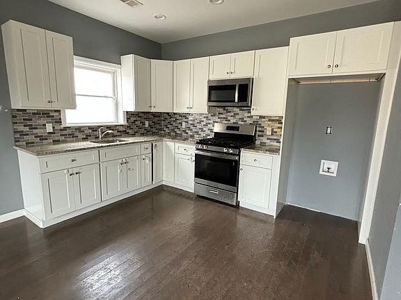 2nd image of 176 Vreeland Ave #2