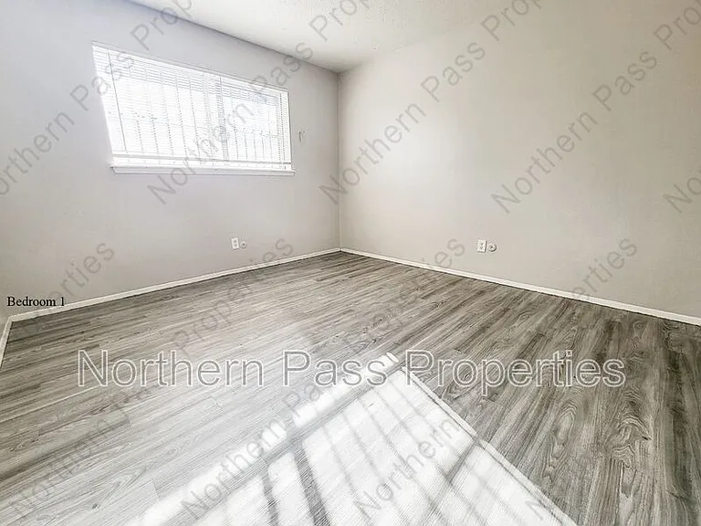 5233 Carousel Dr #2 — Photo 8