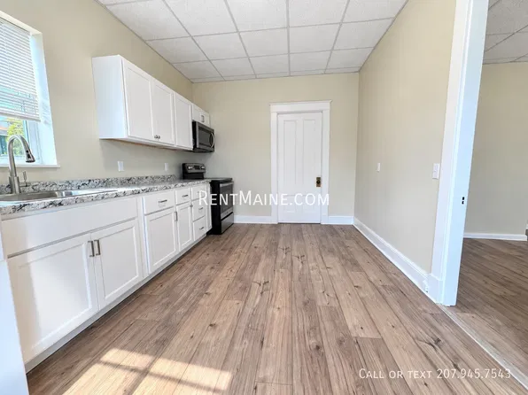 19 Western Ave, Waterville, ME