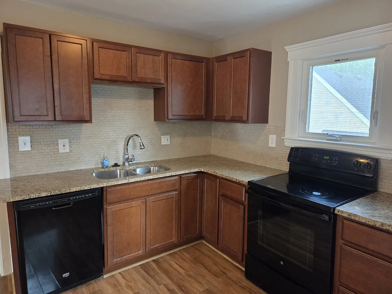 2 bed, $1,750 — Photo 3