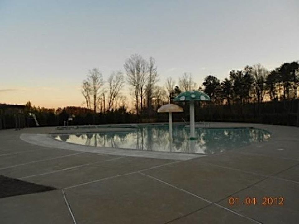 2nd image of 332 Stoney Hollow Rd