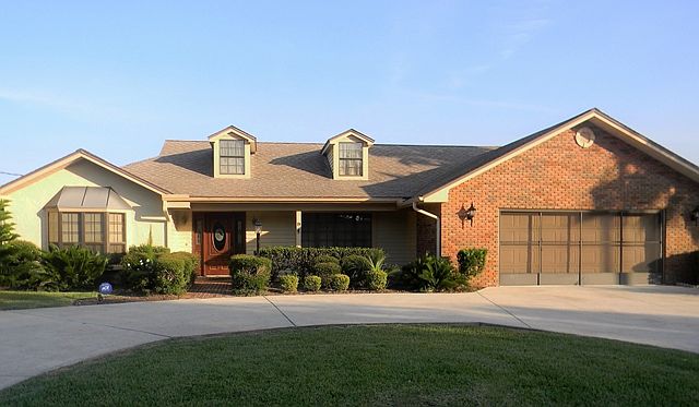1st image of 9 Crossway Ct W