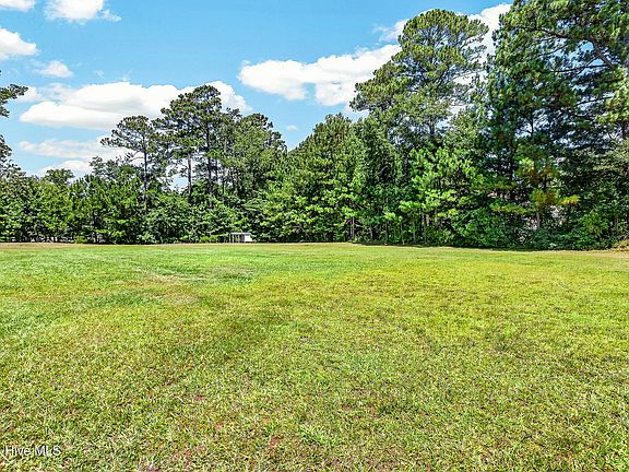2nd image of 521 Carriage Lane