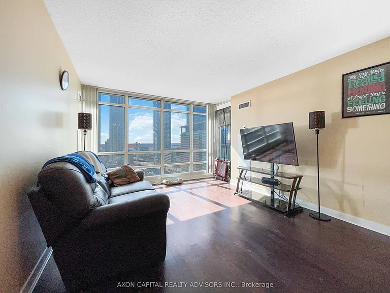 397 Front St W #1711 — Photo 3
