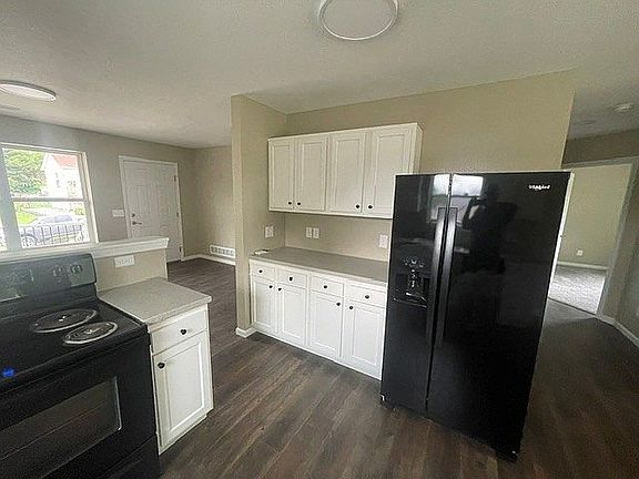 3rd image of 733 S 15th St