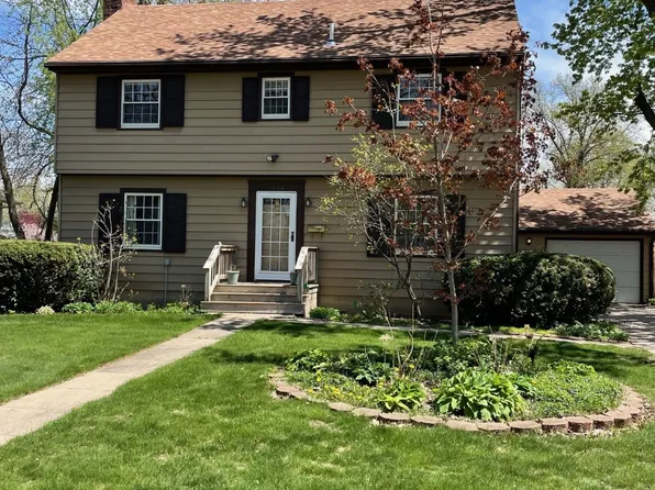 1414 Elm St, Grinnell, IA 50112