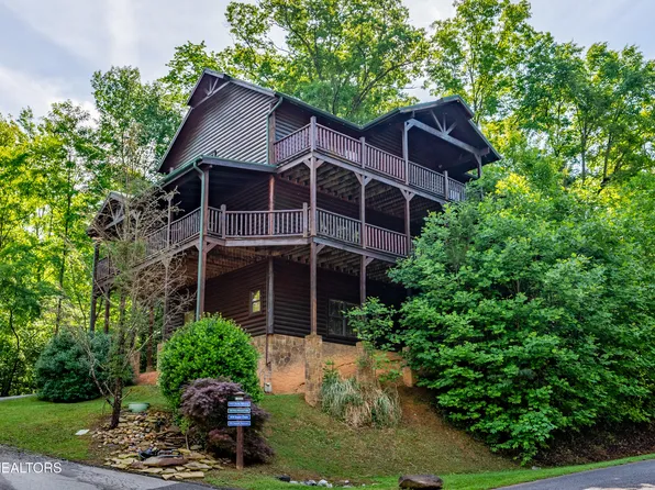 1820 Elk Springs Way, Gatlinburg, TN 37738