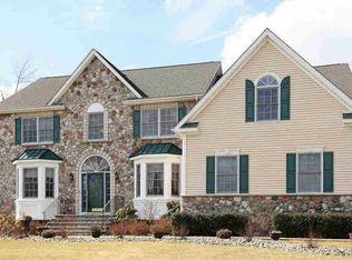 29 Sandy Pines Blvd, Hopewell Junction, NY