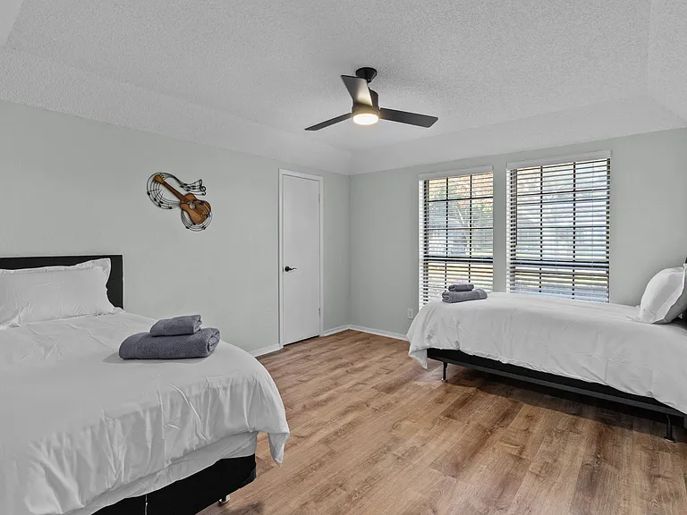 7628 Hunt Dr — Photo 21