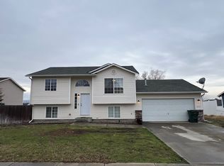 618 E Autumn Ave, Hermiston, OR 97838