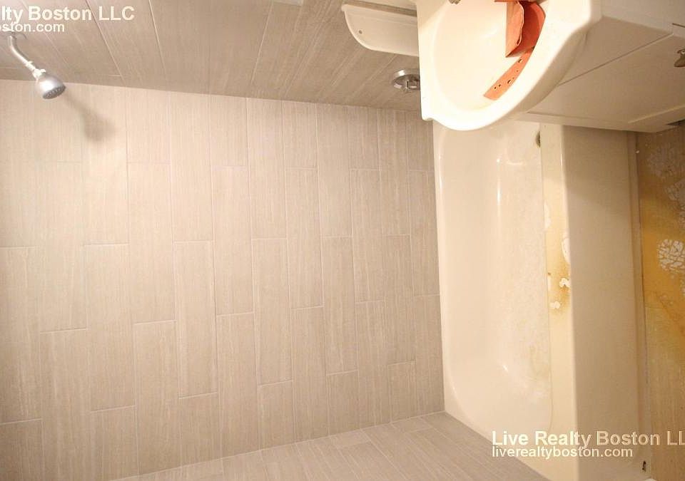 2nd image of 36 Sheafe St