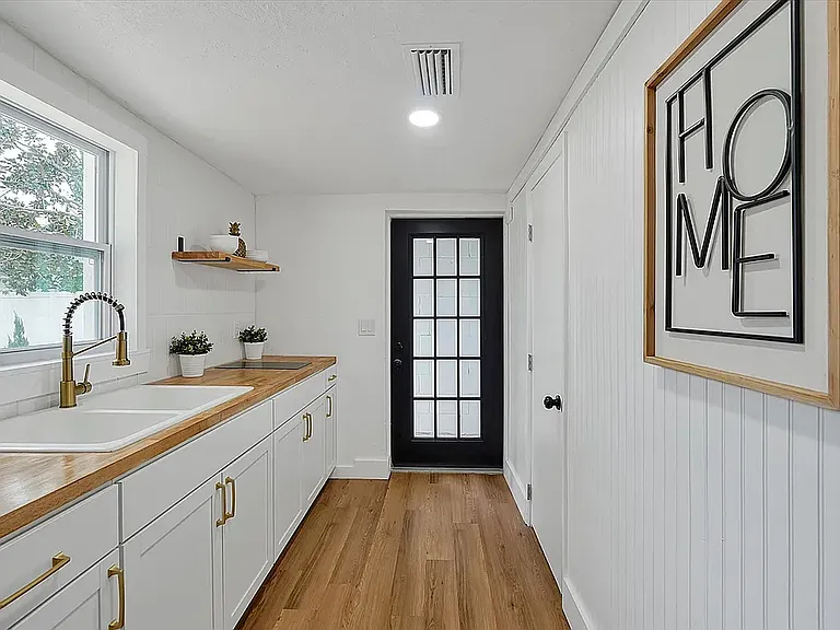 1711 White Ave #R — Photo 11