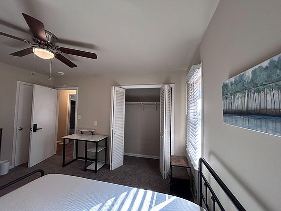 Private Room/ Bathroom with Ceiling fan