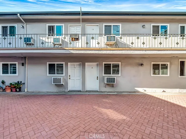 6735 Elmer Ave #9 — Photo 5