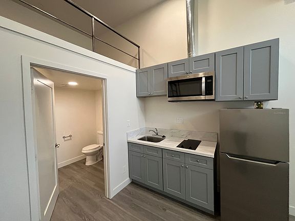 3rd image of 136 W San Ysidro Blvd #4
