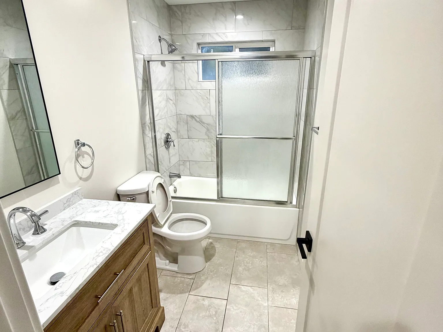 2 bed, 600 sqft, $2,300 — Photo 3