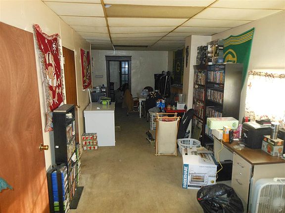 4th image of 520 Sherman St