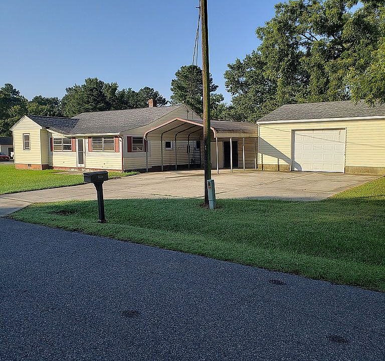 2nd image of 207 Snowberry Ln