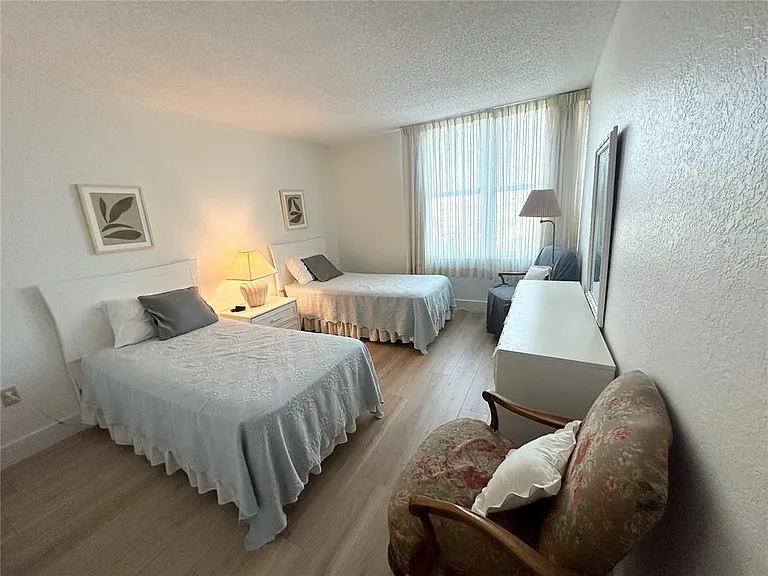 400 Island Way #206 — Photo 22