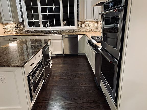 4th image of 36 Sanford Dr