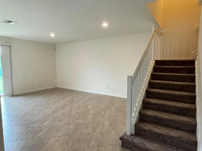 12932 Anthorne Ln — Photo 12