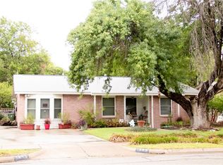 1305 Rosewood Ln, Arlington, TX 76010