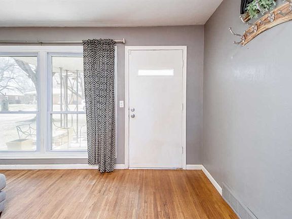 3rd image of 1426 N Baltimore Ave