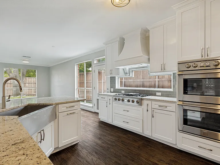 18515 Kelly Cave Trl — Photo 11