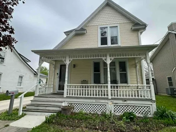 313 Day St, Decorah, IA 52101