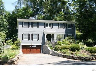 48 Hemlock Dr, Sleepy Hollow, NY 10591