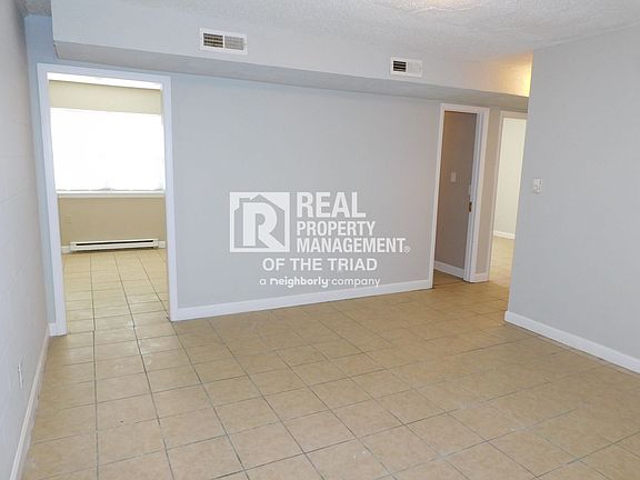 5th image of 1506 Autumn Dr APT A