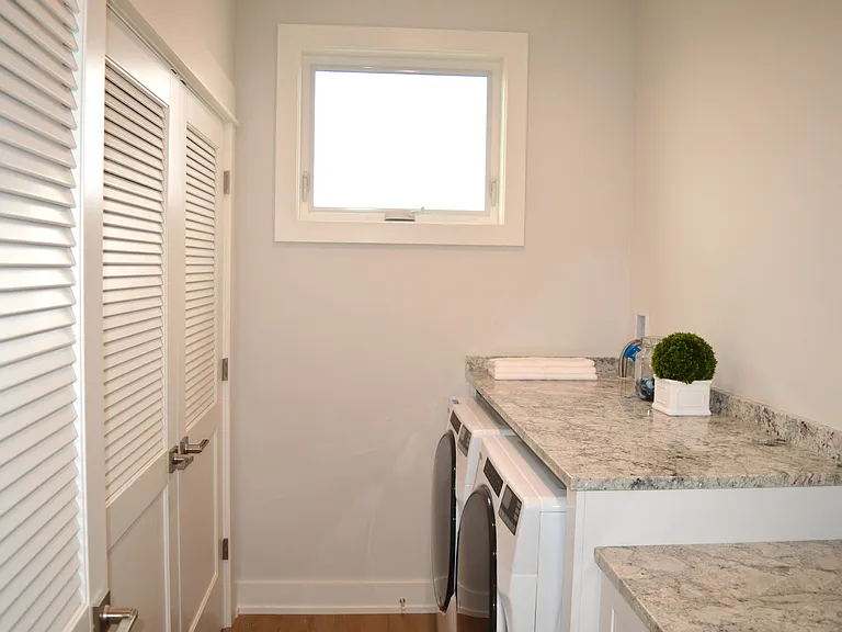 245 NW 3rd Ave — Photo 10