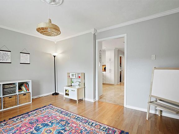 5th image of 7406 La Sobrina Dr